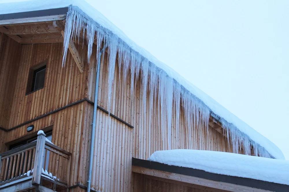 Icicles - Skiing at Val Thorens - ski holiday in the French Alps - travel blog