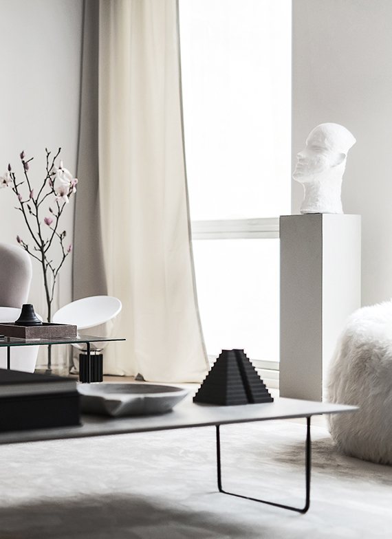 Sculpture on pedestal | Styling by Annaleena Leino, photo by Adam Helbaoui for Alexander White