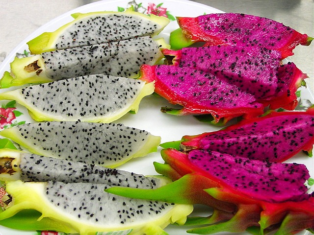 5 Manfaat Buah Naga Bagi Kesehatan dan Juga Untuk Kecantikan Wajah 5 Manfaat Buah Naga Bagi Kesehatan dan Juga Untuk Kecantikan Wajah