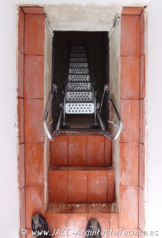 JACC - Arquitecto Técnico, su blog: Nuevo acceso a cubierta (IV)