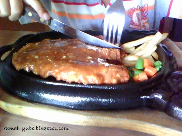 kedai amarta semarang menu chicken cordon bleu