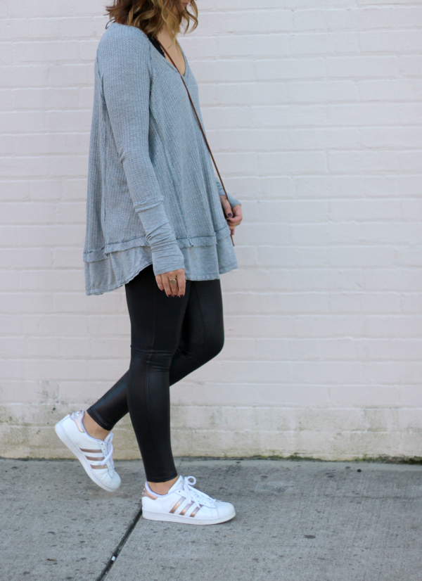 how to wear athleisure, mom style, north carolina blogger, happiness boutique