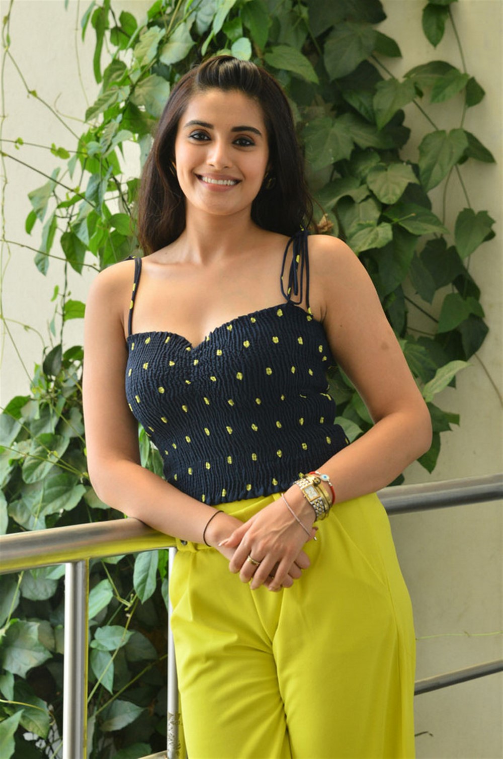 divyansha kaushik majili movie interview hollywood tollywood divyansha kaushik majili movie interview hollywood tollywood