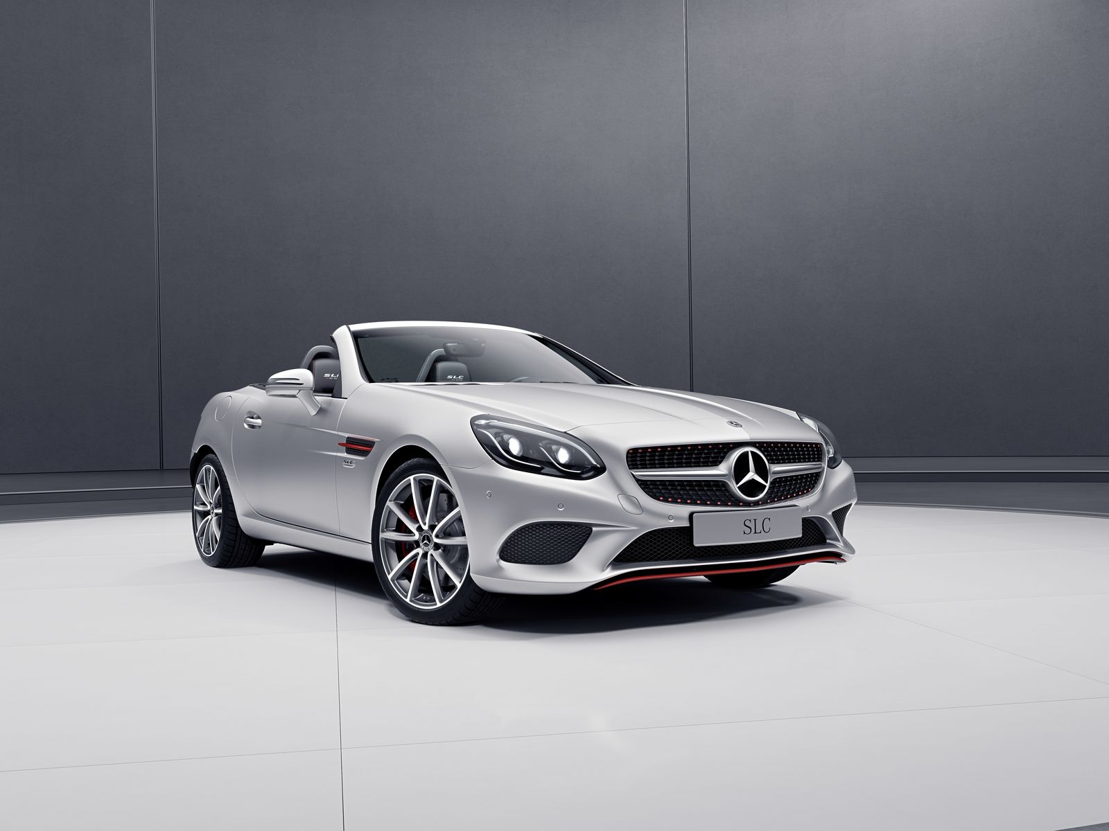 2015 - [Mercedes] SLC (ex-SLK) [R172] - Page 5 Mercedes%2BSL%2Band%2BSLC%2B-%2B3