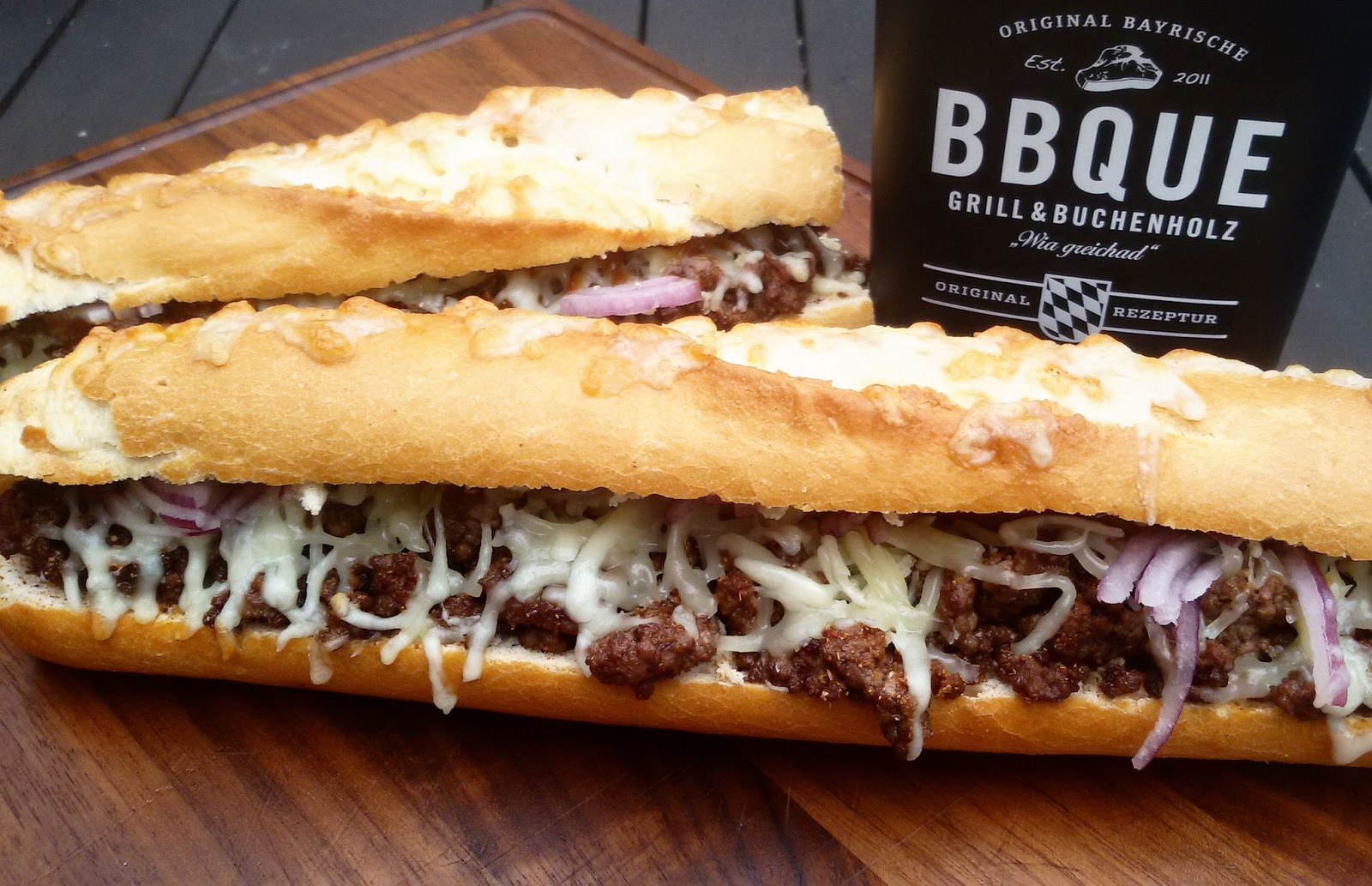 Ollis Grillabenteuer: BBQ La Flute mit Hackfleisch