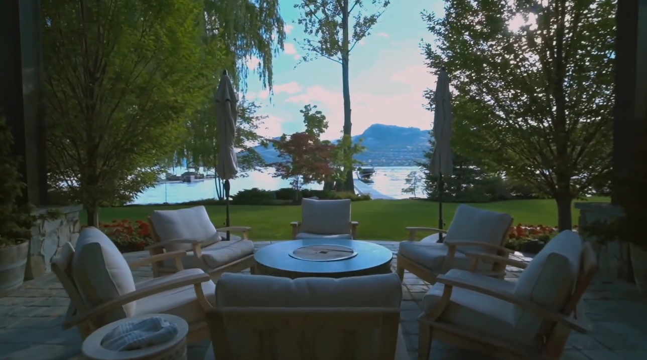 41 Photos vs. 8200 Kalavista Dr, Coldstream, Canada Kalamalka Lake Mansion Interior Design Tour
