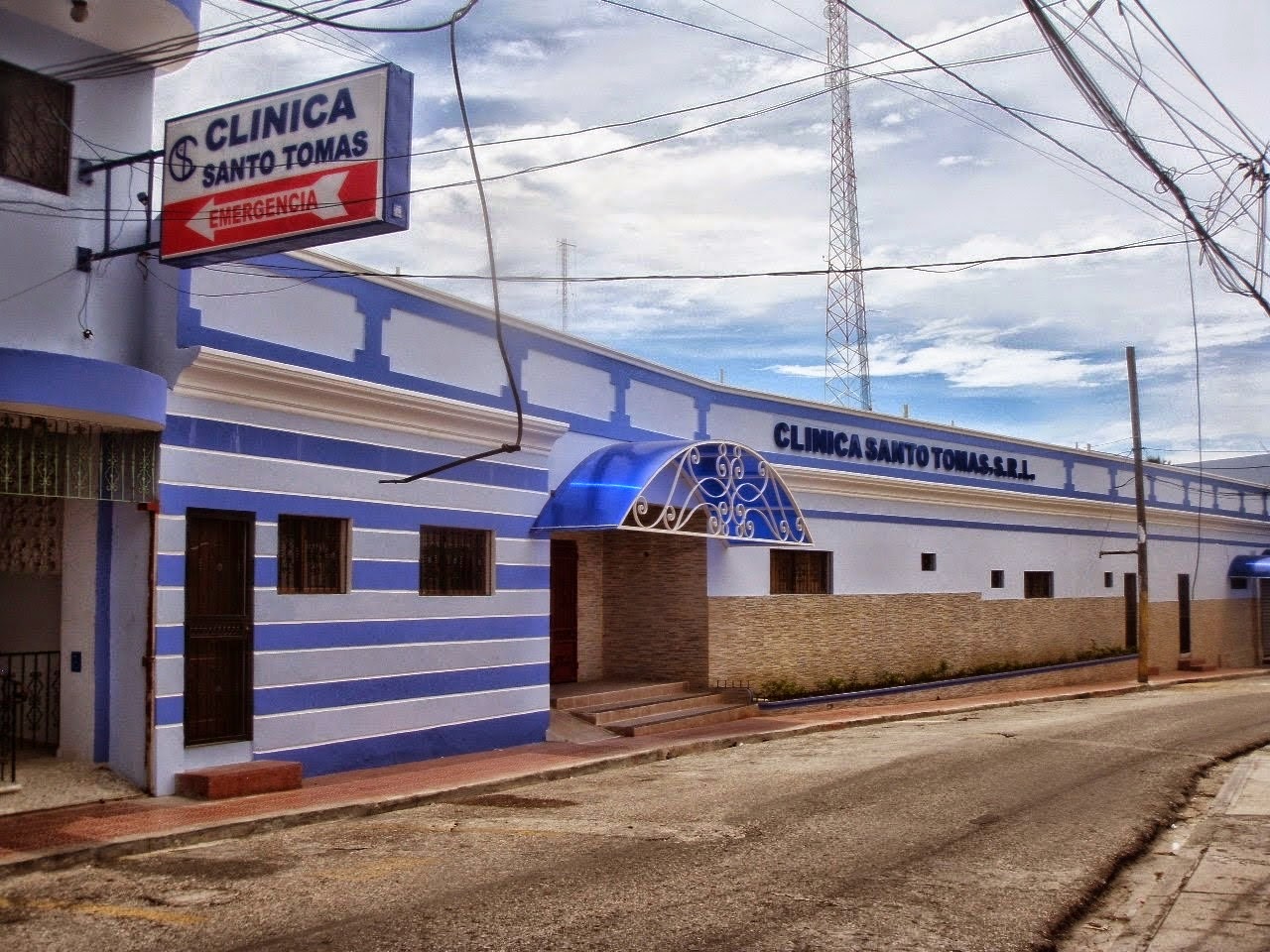 Apresan Policía, Militar y Civil por incidente en clínica Santo Tomas.