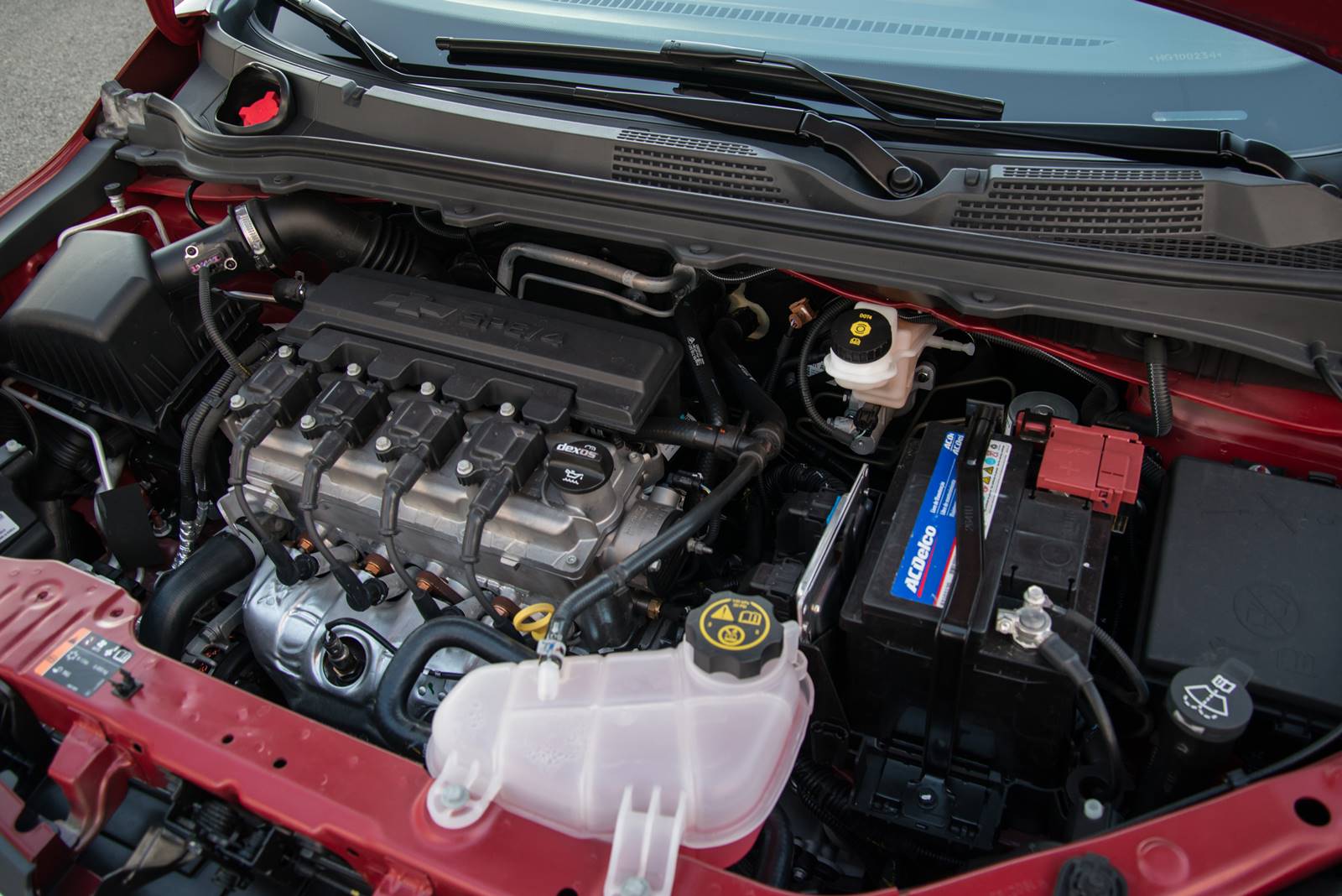 Chevrolet Onix Plus Premier 2020 (Azul Seeker) em detalhes