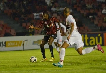 MARINGÁ - Coritiba Crocodiles fatura o Brasileiro de Futebol Americano -  Orlando Gonzalez