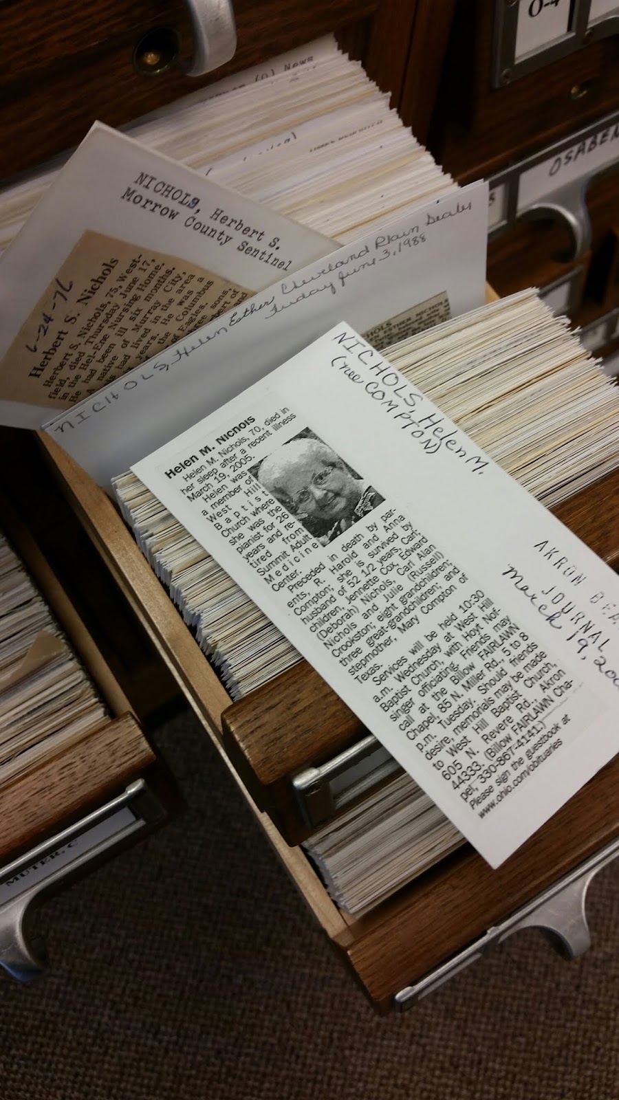 Ohio Genealogical Society SEARCHING FOR OBITUARIES IN THE OGS LIBRARY