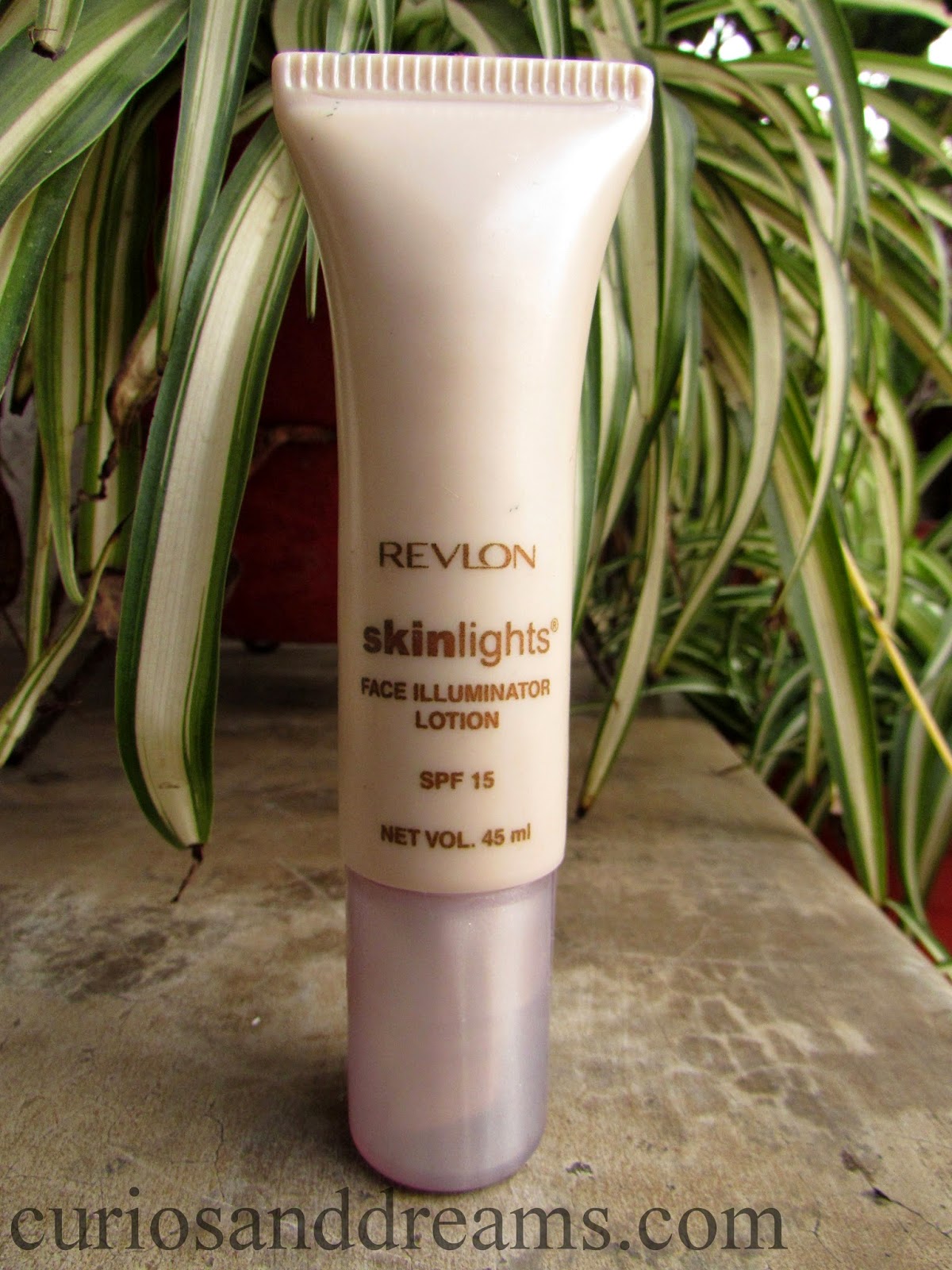 Revlon Skinlights Face Illuminator Lotion Review, Revlon Skinlights Illuminator Review