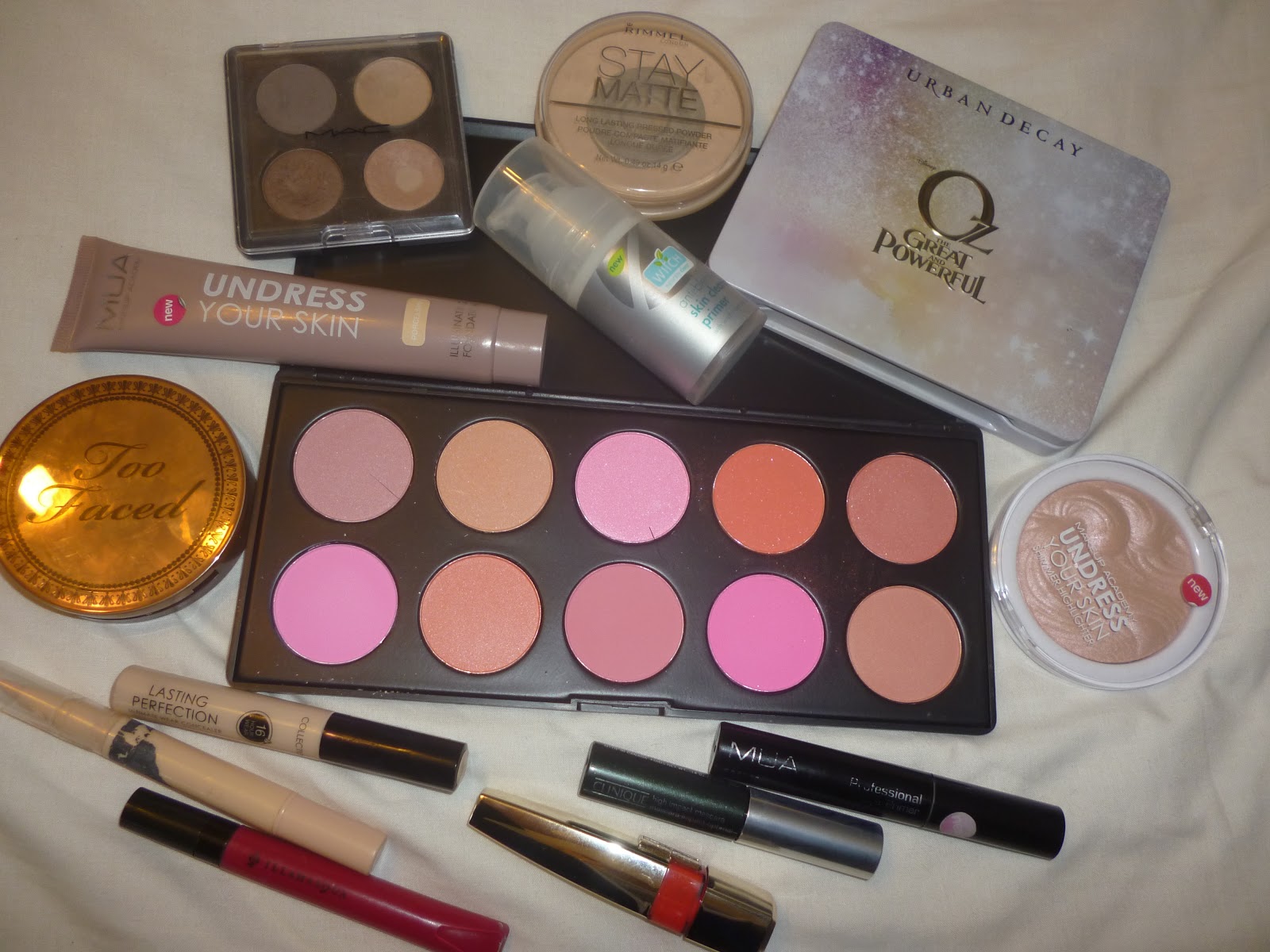 been-there-done-that-got-the-lipstick-what-s-in-my-makeup-bag