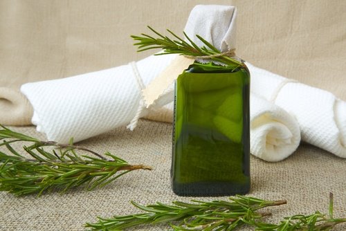 Vous voulez cacher les cheveux gris? Essayez l'un de ces 6 colorants naturels Vous voulez cacher les cheveux gris? Essayez l'un de ces 6 colorants naturels