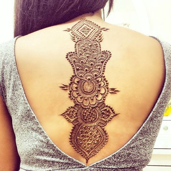 10 Stunning Mehendi Designs To Try In 2018