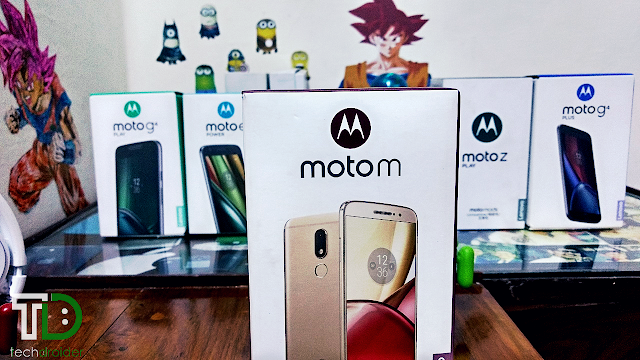 Motorola Moto M Unboxing! - TechDroider
