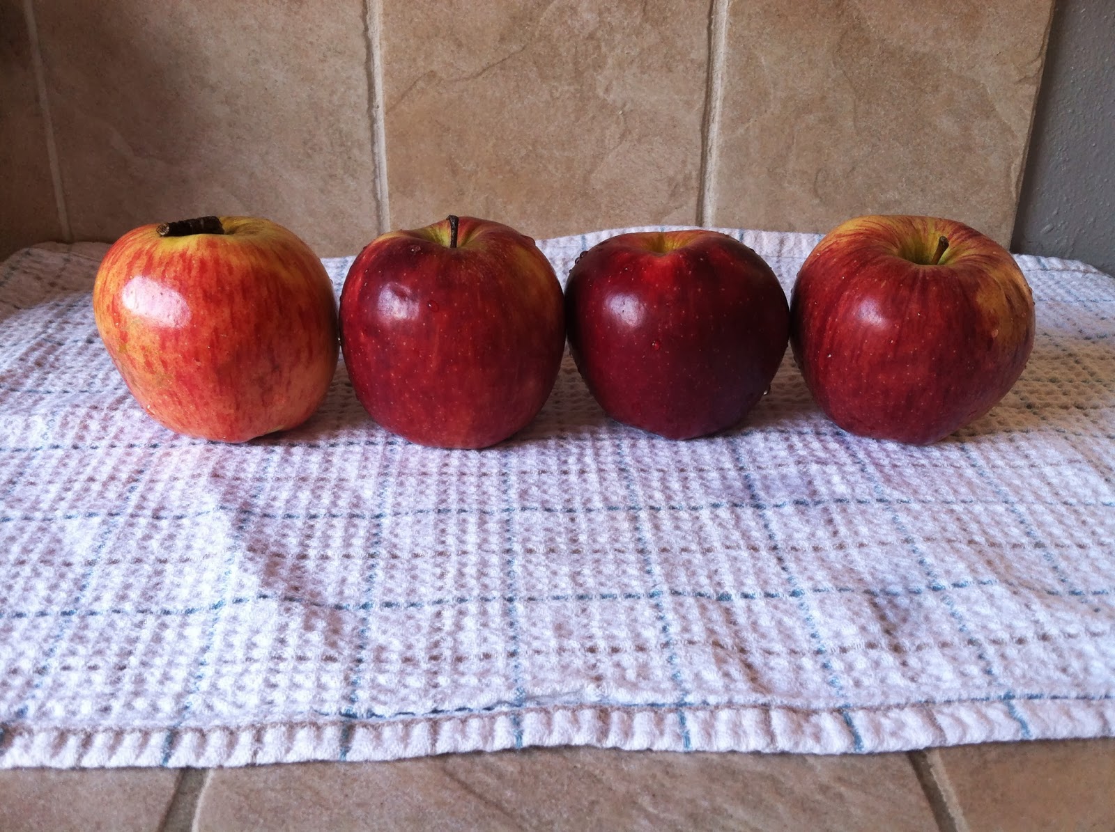 Alison's Kitchen Homemade Baby Food Part 1 Apples & Avocadoes