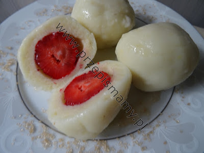 Knedle ziemniaczane z truskawkami Knedle ziemniaczane z truskawkami