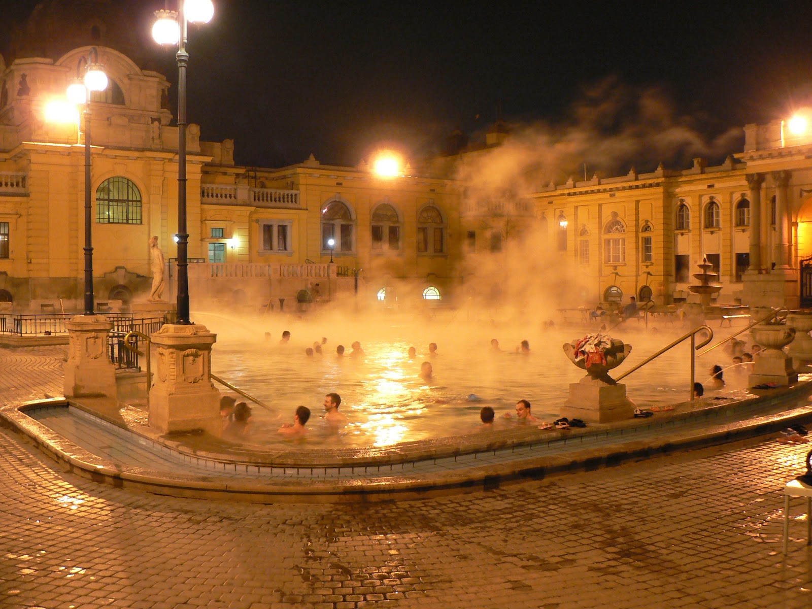 Budapest winter spa by Zubi Travel Budapest winter spa by Zubi Travel