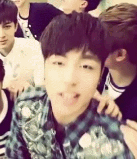 아이콘에서 의외로 덕후몰이 하는 멤버 | 인스티즈