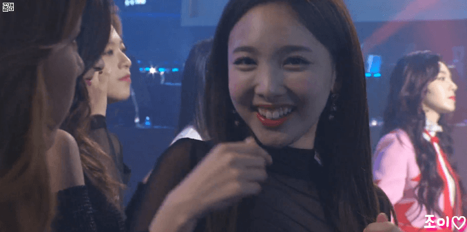 오늘 서가대 트와이스 레드카펫+무대+리액션.gif | 인스티즈