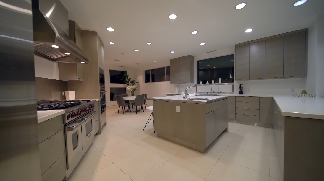 Tour 1003 N Beverly Dr, Beverly Hills Luxury Home vs. 38 Interior Design Photos