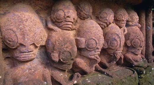 ¿Son estas estatuas antiguas representaciones de seres extraterrestres?