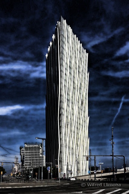 Fotografías artísticas paisajes urbanos. Edificio torre F00264 de Wifred Llimona