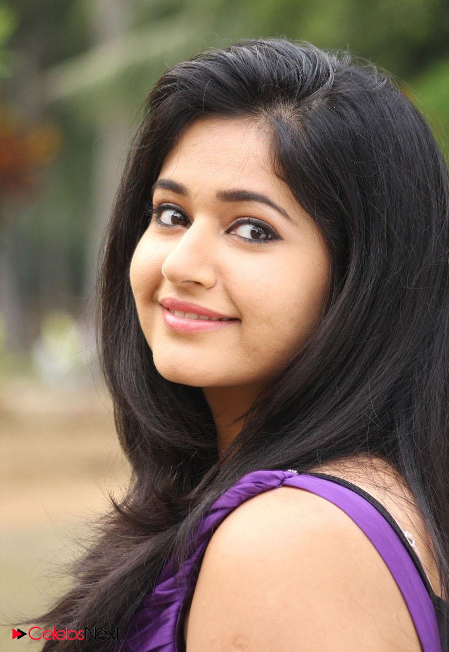 Poonam Bajwa Latest Photos from Maanthrigan