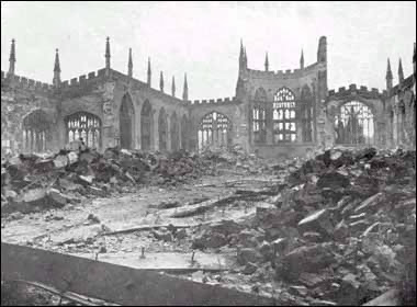 Coventry fue destruida por las bombas y los planes urbanísticos | EL CAJÓN  DE GRISOM