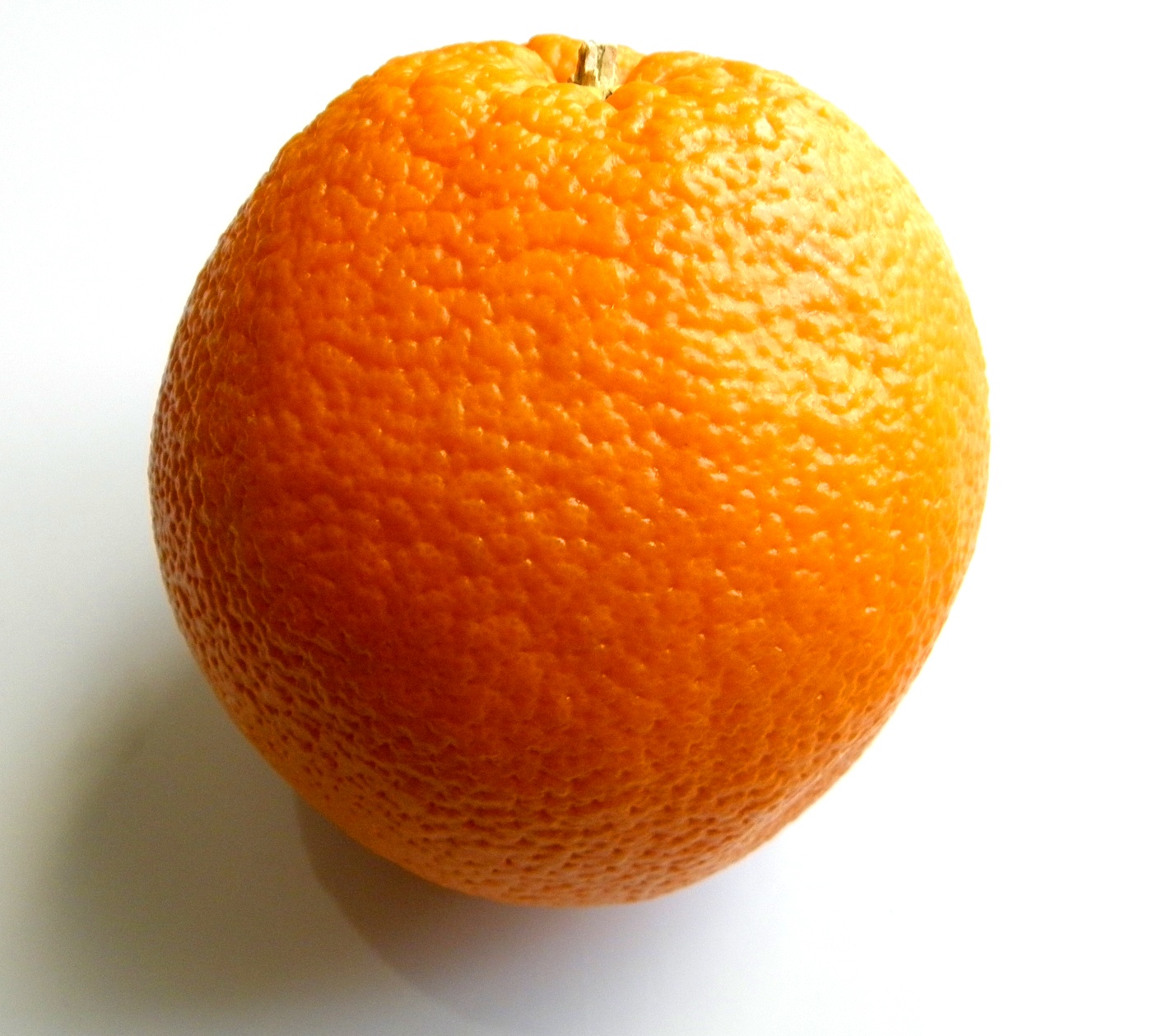 Two oranges. Yashikta Apelsin jpg.