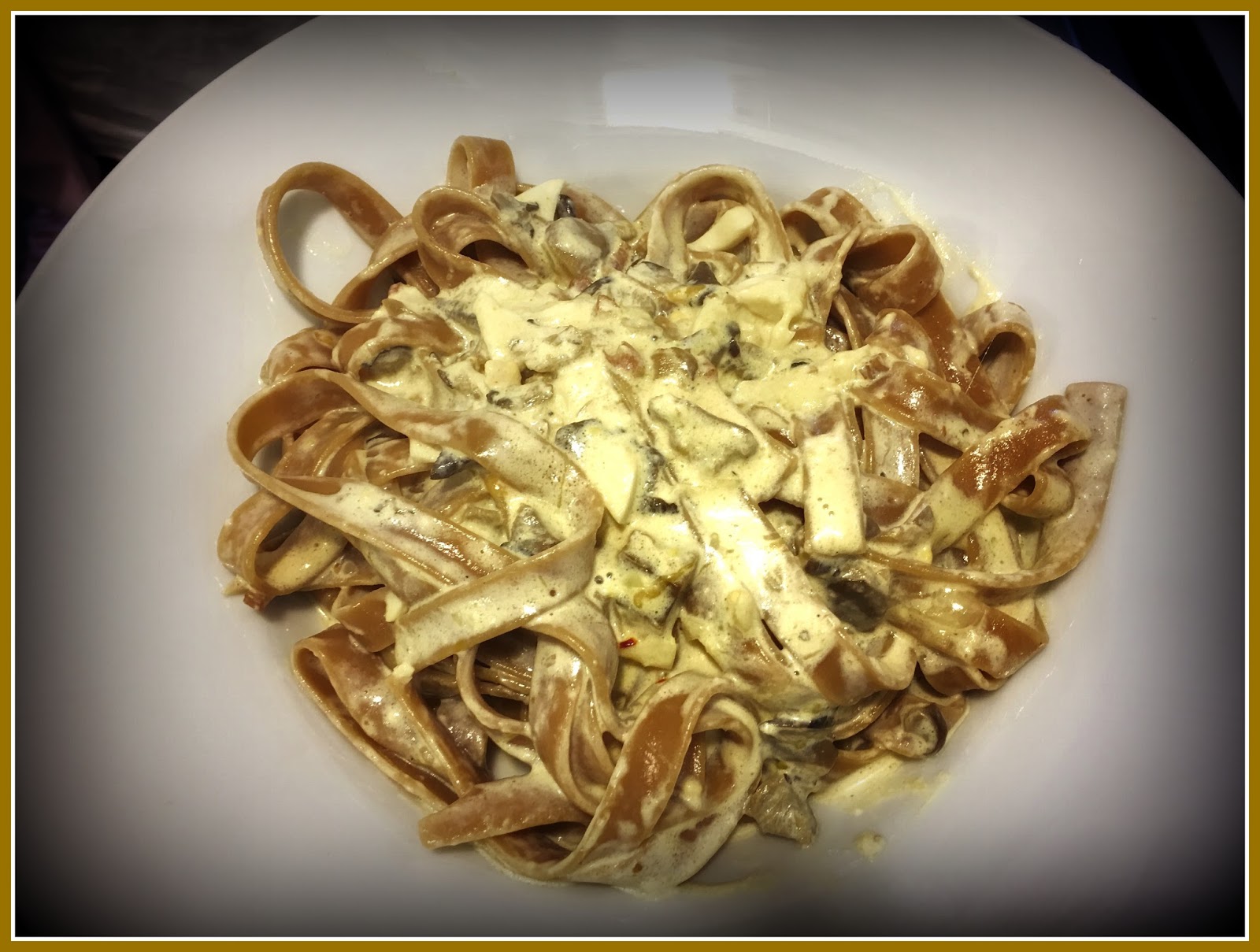 LA MUY DIGNA TAGLIATELLE DE FUNGHI PORCINI AL CURRY