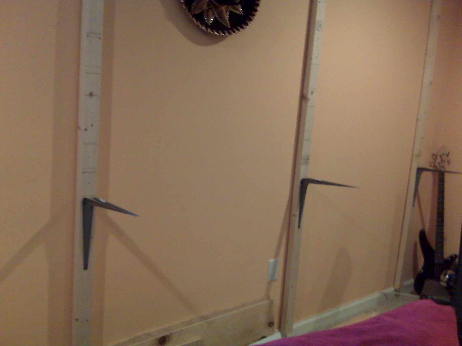 Ma & Pa RR 1943 Hanging brackets, legs that roll, and isolated frogs..