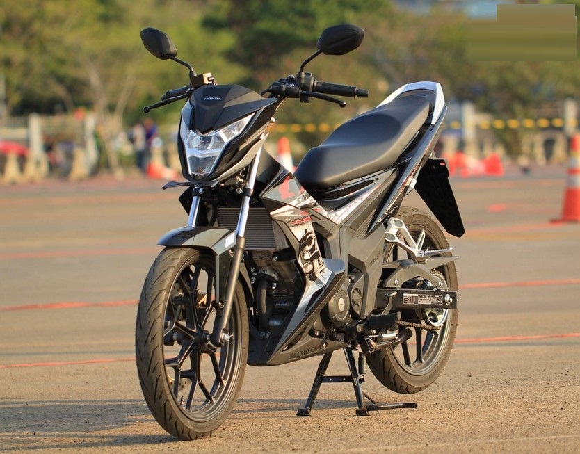 Desain Lu Belakang Honda Sonic 150 | desain honda sonic 150 r keren gileeeee torsi wow Desain Lu Belakang Honda Sonic 150 | desain honda sonic 150 r keren gileeeee torsi wow