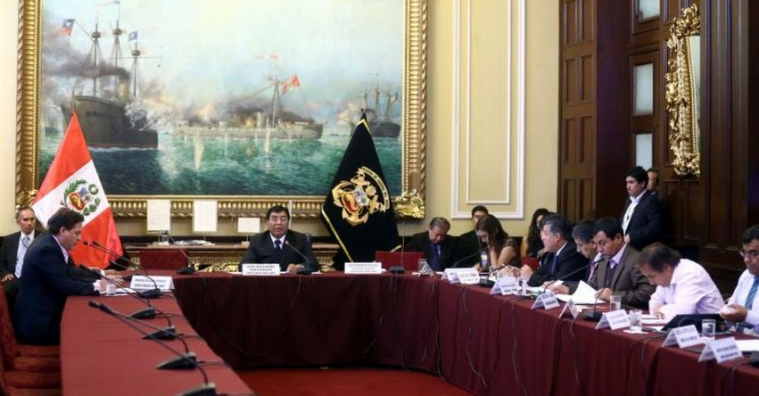 Congreso analizará proyecto de ley que incluye educación técnica en el currículo Congreso analizará proyecto de ley que incluye educación técnica en el currículo