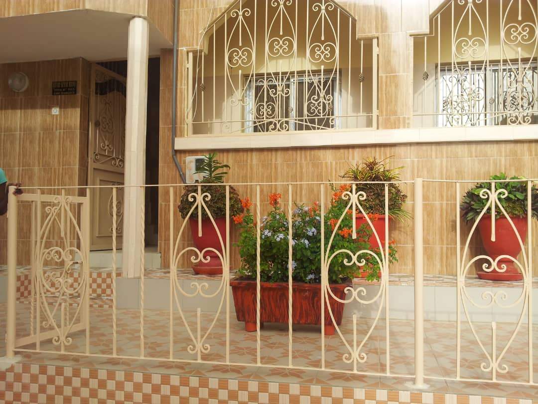 MAISON A VENDRE EN FACE LES HLM RUFISQUE DAKAR TEL 00221773128614 AVEC