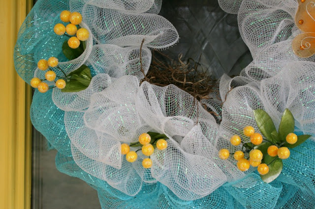 Add some Spring to your front porch with a few easy DIY projects!