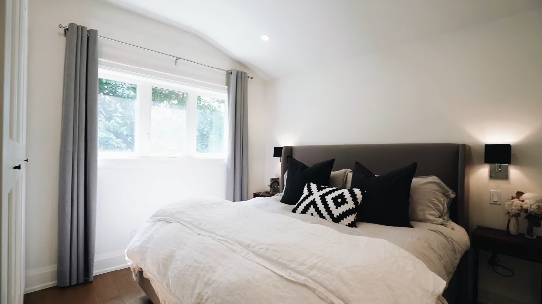 35 Interior Design Photos vs. 37 Coney Rd, Toronto Luxury Home Tour