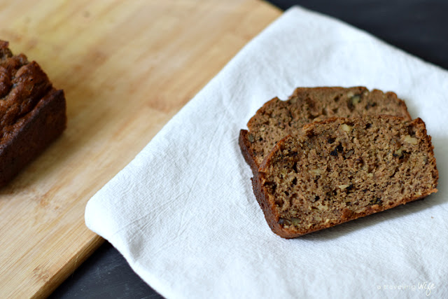 Extremely Moist Banana Nut Bread | www.atravelingwife.com