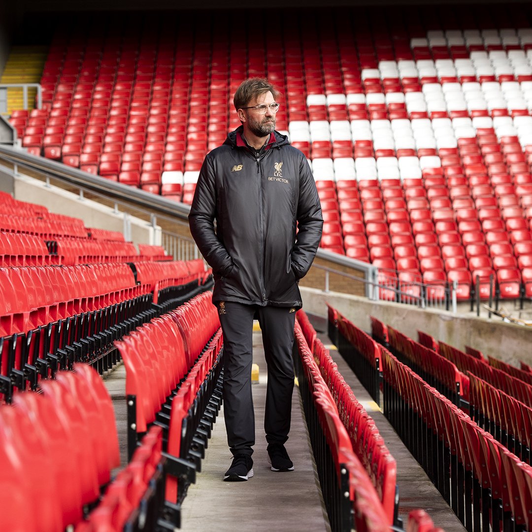 new balance liverpool manager jacket