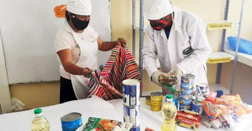 QALI WARMA: Madres de familia recogen productos del programa social con mantas típicas y ecológicas en la región Junin - www.qaliwarma.gob.pe QALI WARMA: Madres de familia recogen productos del programa social con mantas típicas y ecológicas en la región Junin - www.qaliwarma.gob.pe