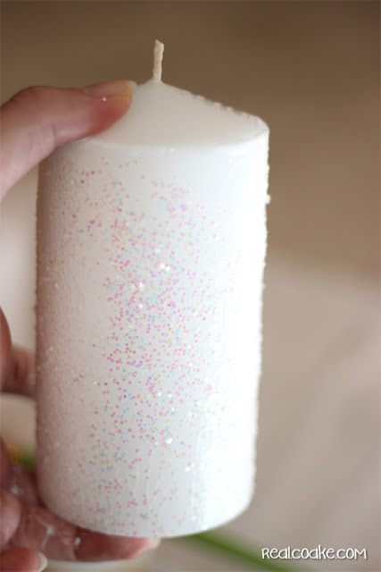 Tutorial on home to make a glitter candle. Easy DIY Home Decor from #RealCoake