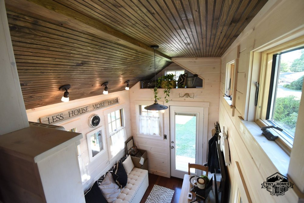 Tiny Homes of Maine Home [ TINY HOUSE TOWN ]