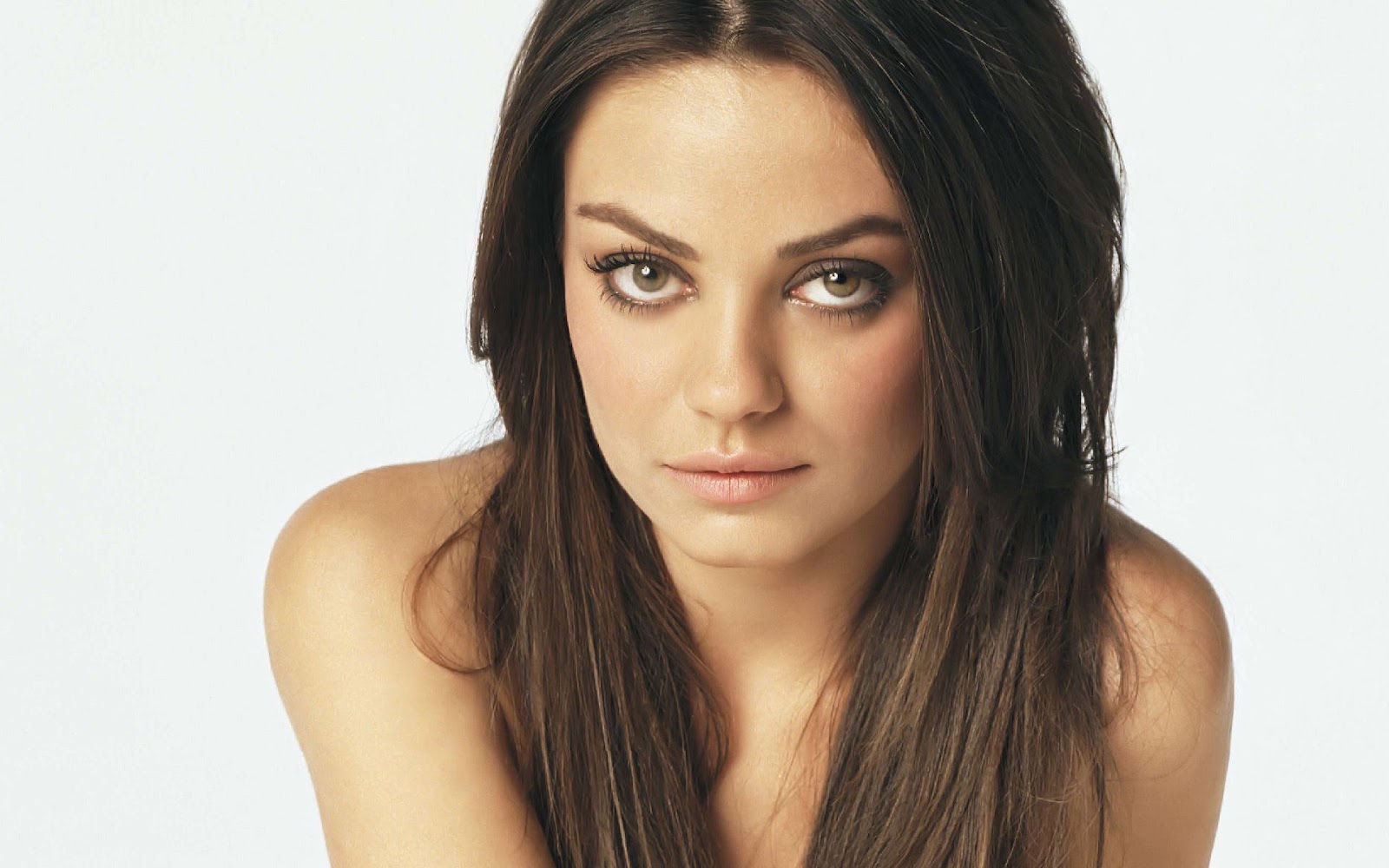 http://4.bp.blogspot.com/-1n52FdsjFw8/UGL9dBMQ7zI/AAAAAAAAFeI/VQ3ywGydHIs/s1600/mila_kunis_face_1.jpg