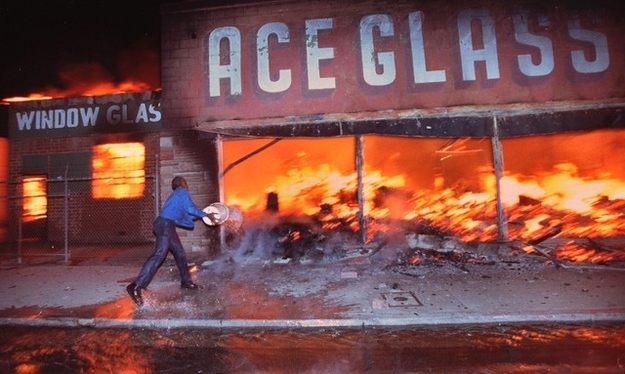 6 -  pequeñas curiosidades  - Página 22 Photos+of+The+1992+Los+Angeles+Riots+(1)