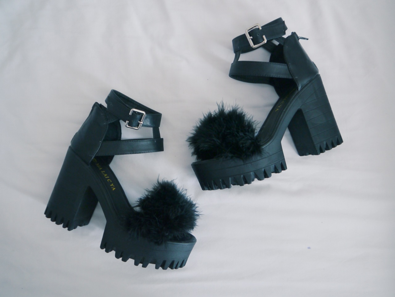 DIY: Fluffy shoes | Ellen Atlanta