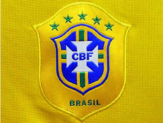 Emblema da seleção Brasileira com 5 estrelas verdes bordadas