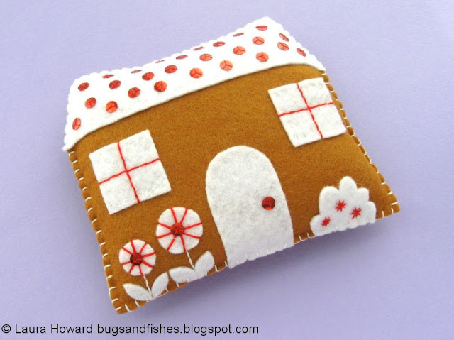 Christmas Crafting: Felt Gingerbread Houses Tutorial felt gingerbread house