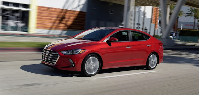 Elantra 2017 Hyundai Elantra Limited red