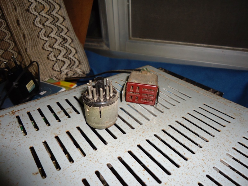 Transceptores Clássicos Yaesu FT101F O clássico dos clássicos.