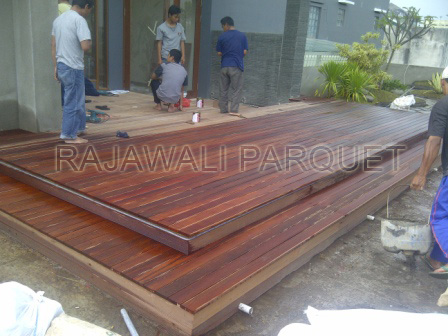 Decking Kayu